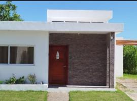 Villa Familiar IsiEle，位于蓬塔卡纳的酒店